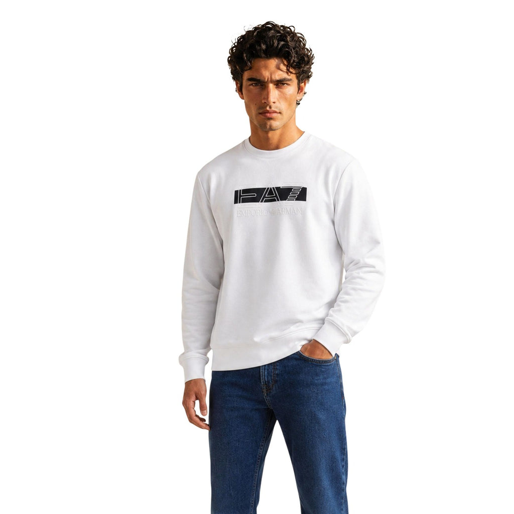 EA7 — Men’s white sweatshirt