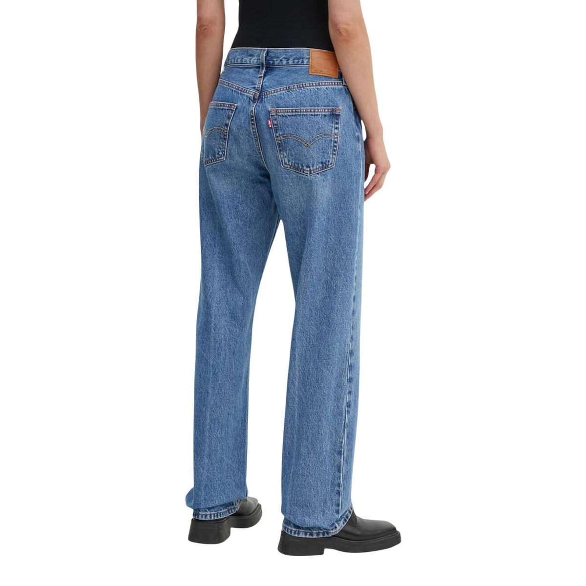 Levi’s — Women’s 501 ’90s light blue jeans — view 3