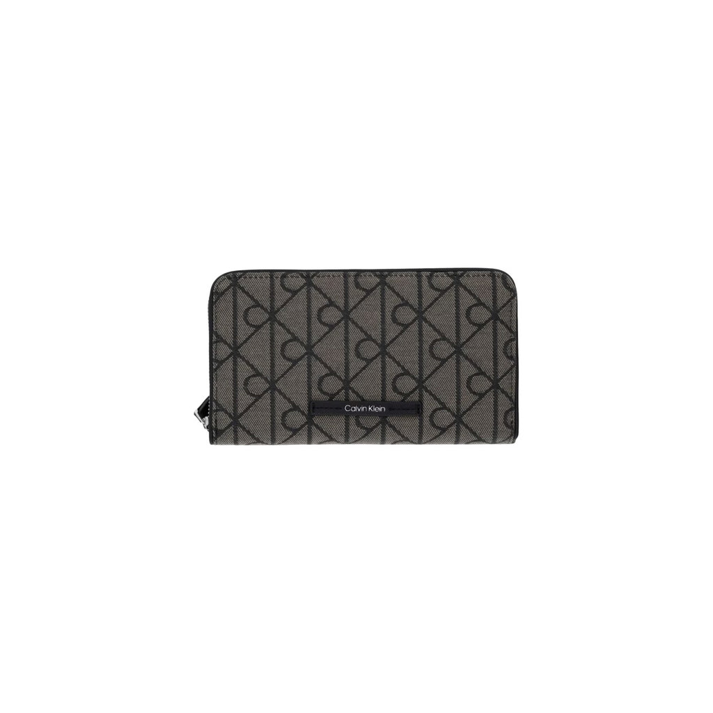 Calvin Klein — Portefeuille noir réf. EMBLEM AOP JCQRD PASSPORT WALLET femme