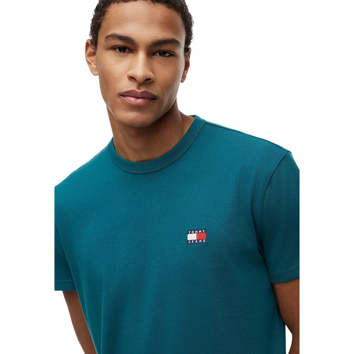 Tommy Jeans — TJM Reg Badge T-Shirt aus Bio-Baumwolle für Herren — Ansicht 2