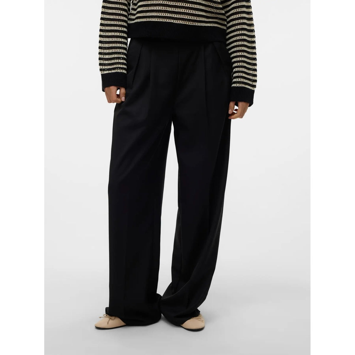 Vero Moda — Zwarte damesbroek 10323772
