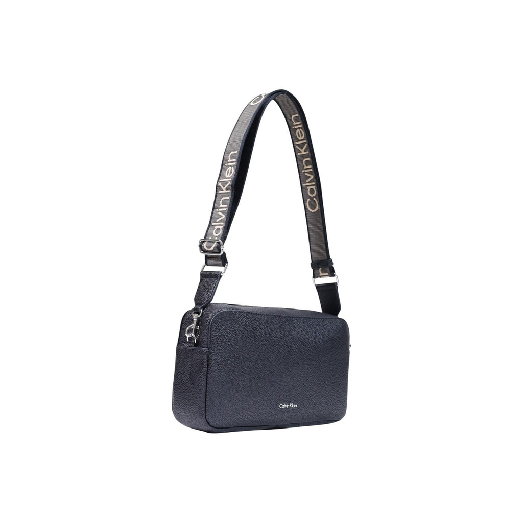 Calvin Klein — Sac réf. WEBBING 2X STRAP LG CAMERA BAG femme — vue 2