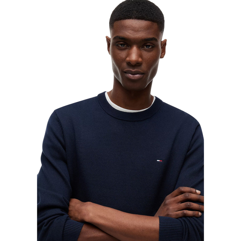 Tommy Jeans — Pull bleu col classique en coton bio homme — vue 3