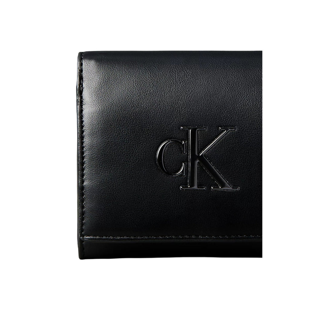 Calvin Klein — Geldbörse schwarz Art.-Nr. BOLD CK MEDIUM BIFOLD für Damen — Ansicht 4