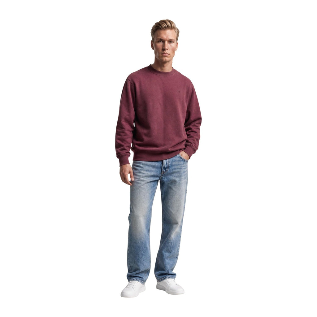 Levi’s — Bordeauxrode herensweater met ronde hals — afbeelding 4