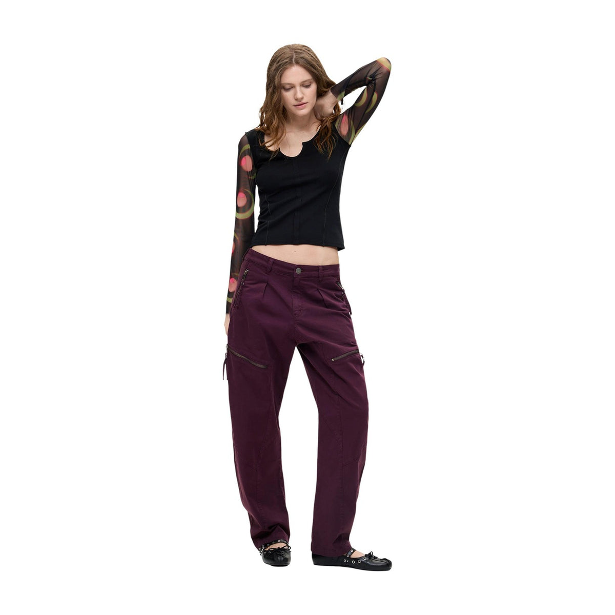 Desigual — Bordeauxrode broek met ritsen voor dames — afbeelding 2