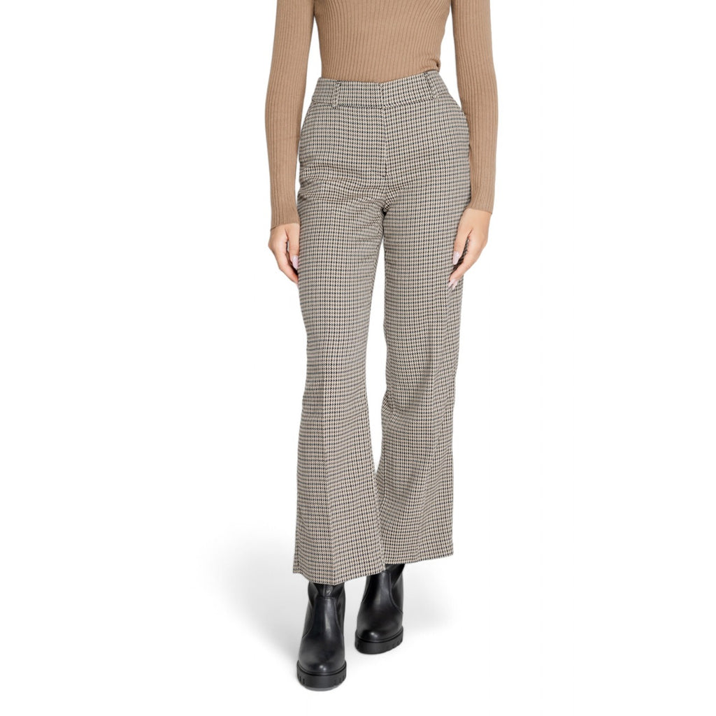 Only — Women’s beige checked pants