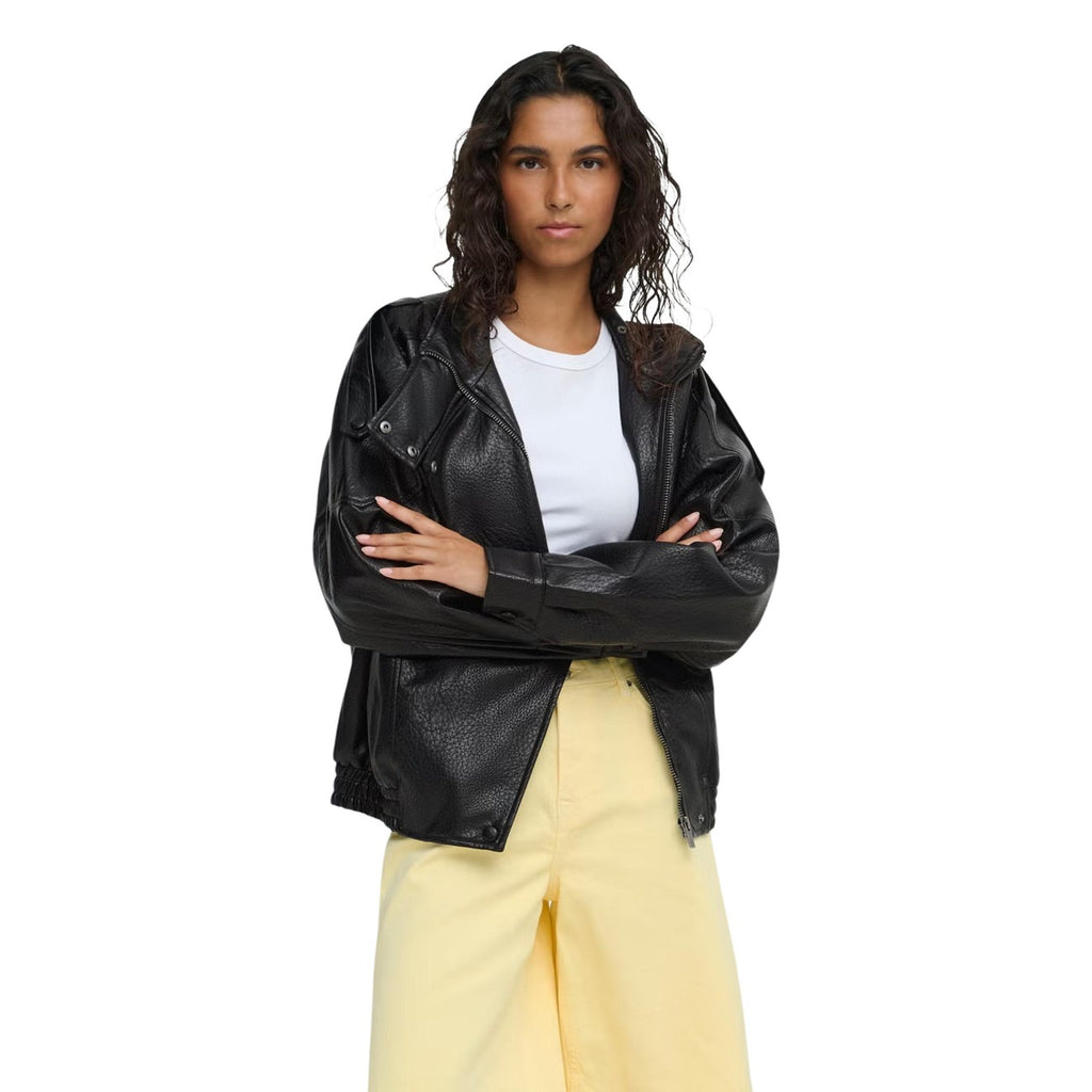 Jacqueline de Yong — Damen-Bomberjacke Raye in schwarzer Lederoptik