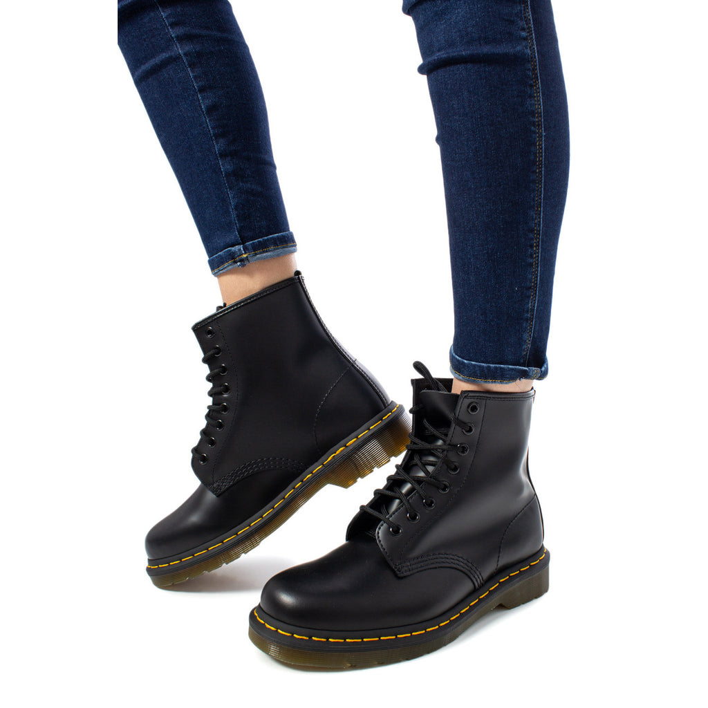 Dr. Martens — Boots ref. 11822207 in black leather woman