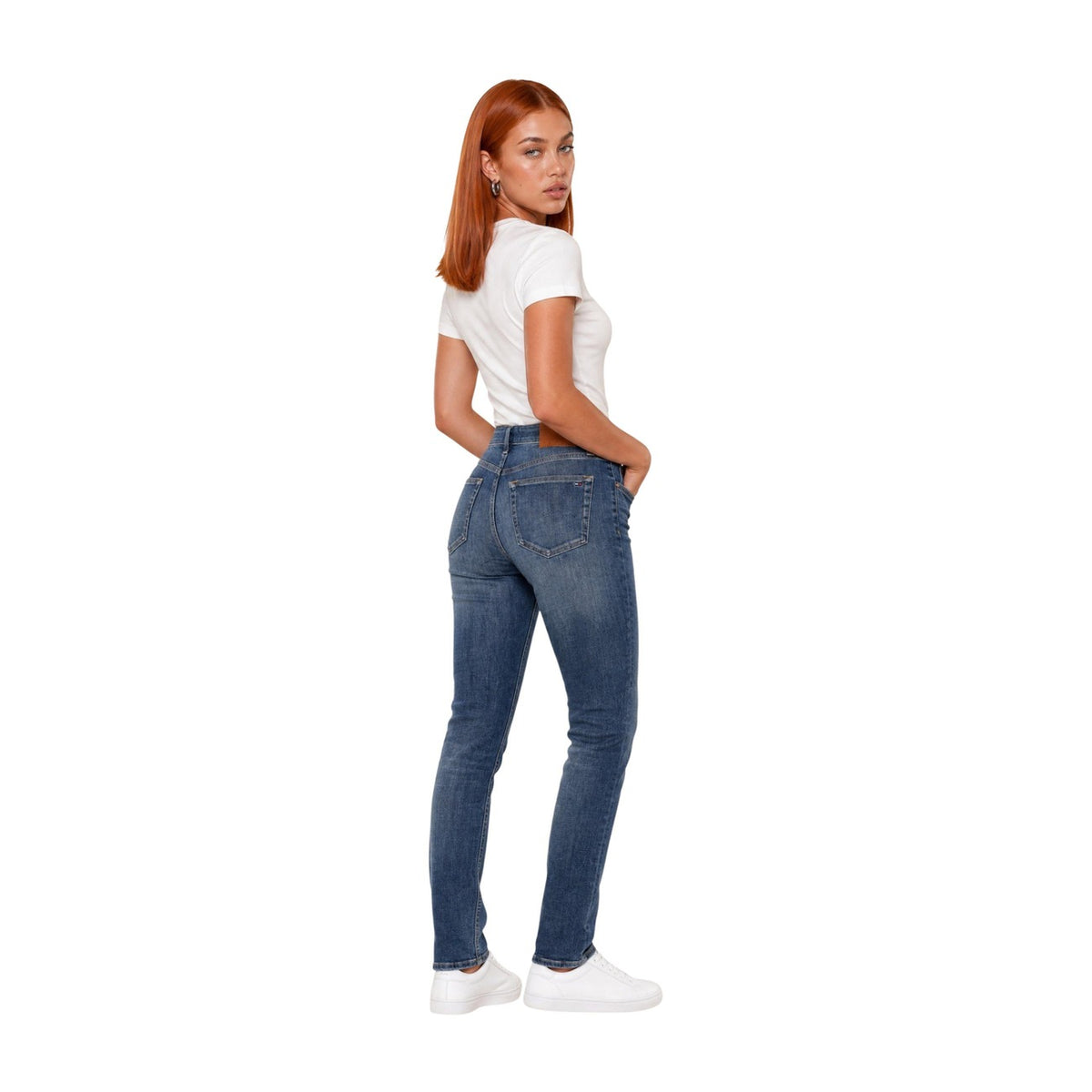 Calvin Klein Jeans — Damen-T-Shirt in Weiß mit Print und Rundhalsausschnitt — Ansicht 3