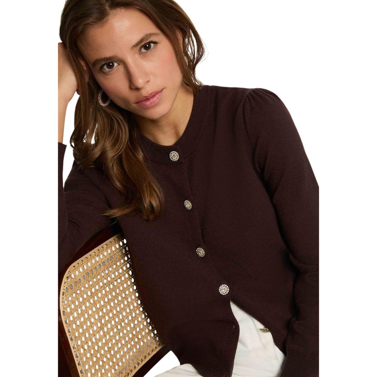 Morgan — Women’s brown V-neck sweater