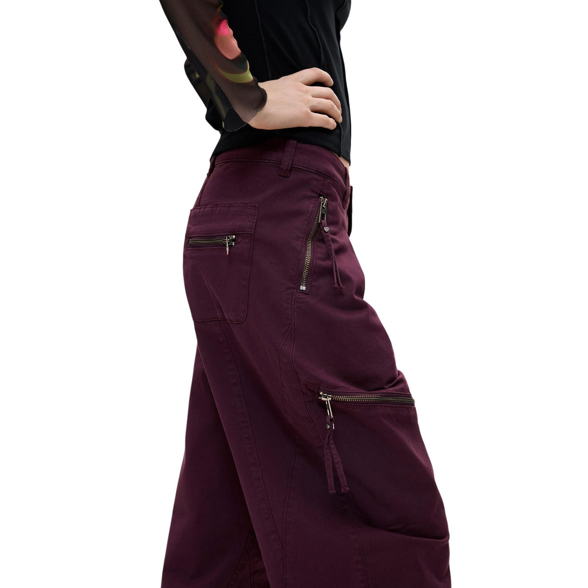 Desigual — Bordeauxrode broek met ritsen voor dames — afbeelding 4