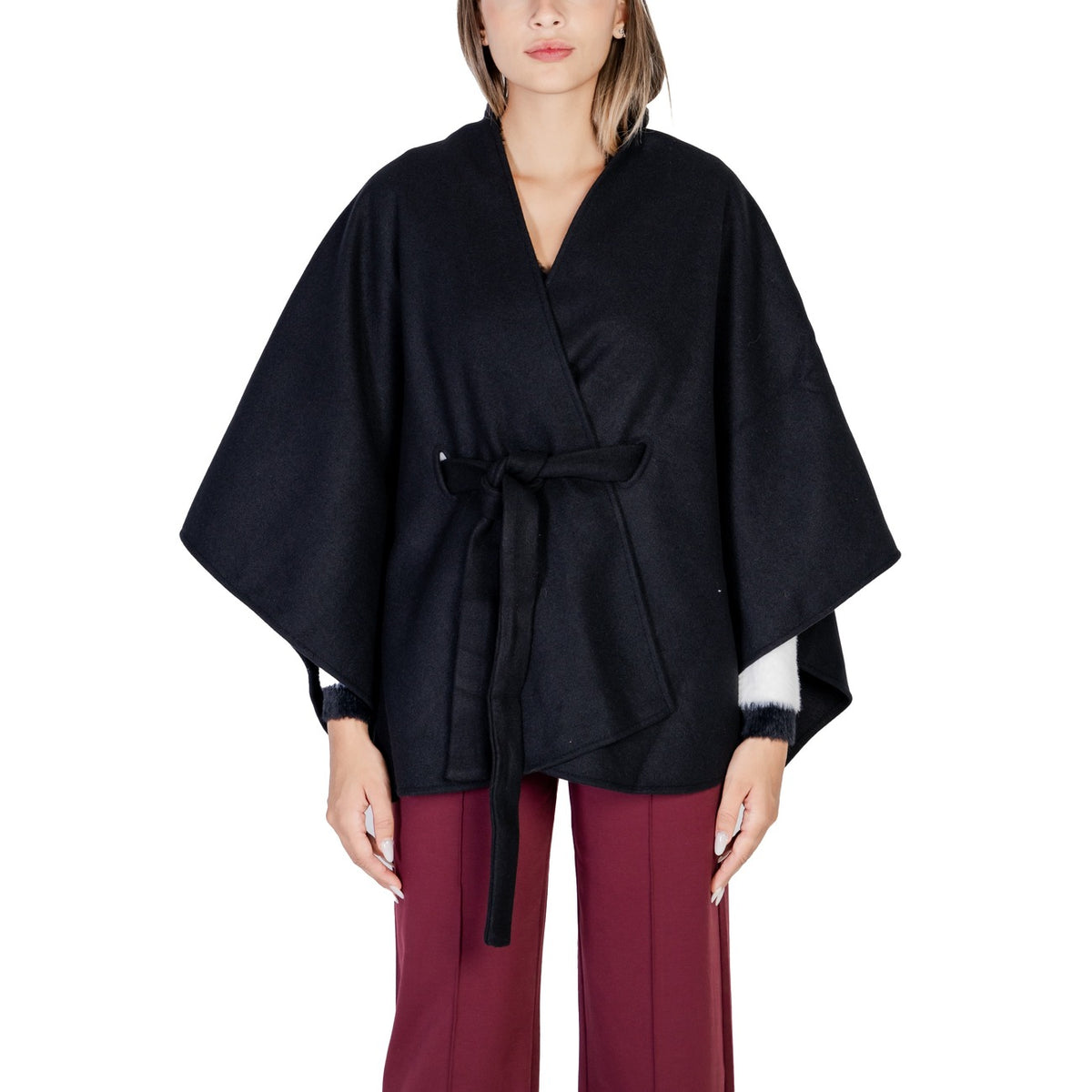 Morgan — Women’s black jacket